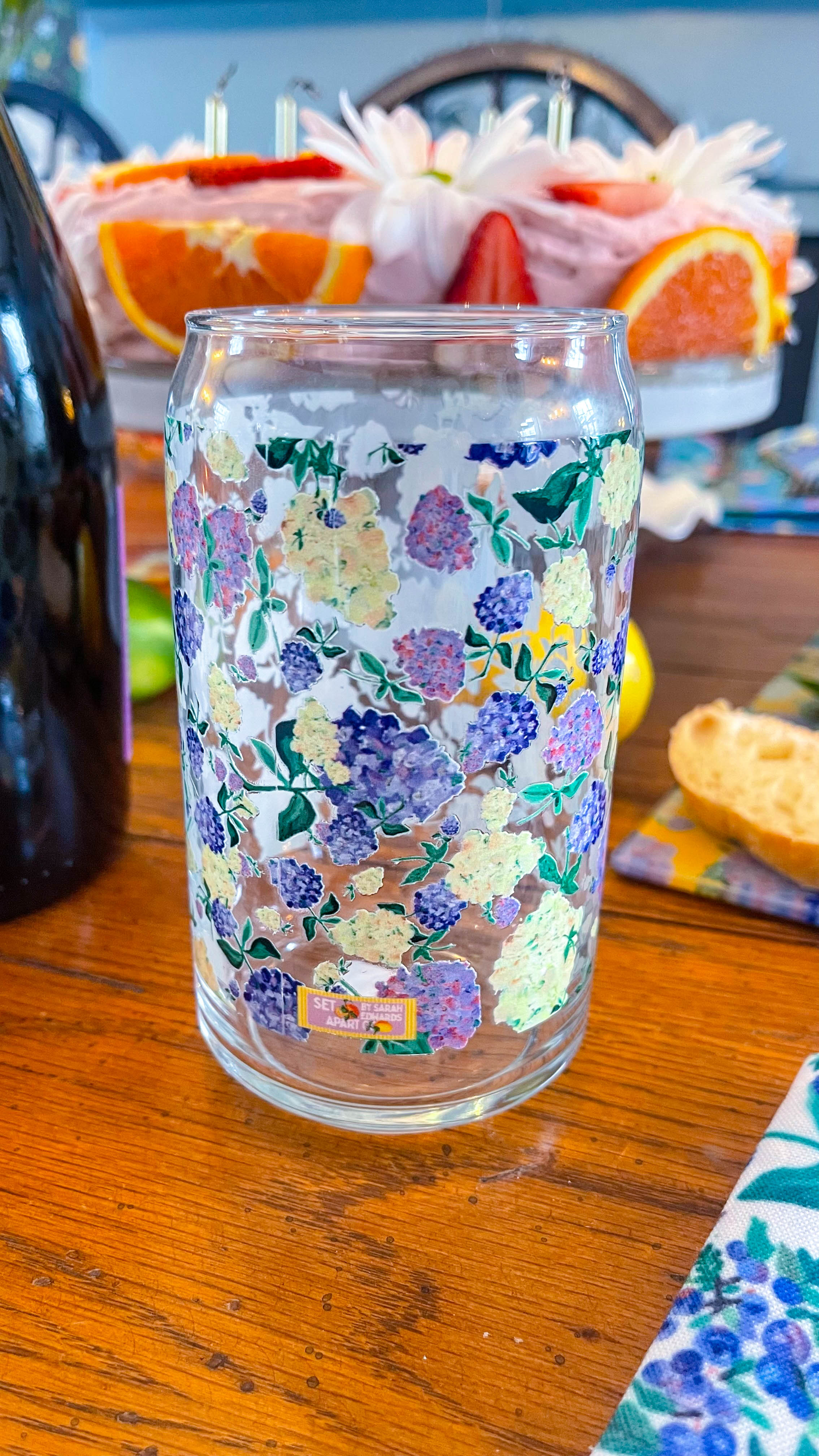 Painted Hydrangea's Can-shaped glass