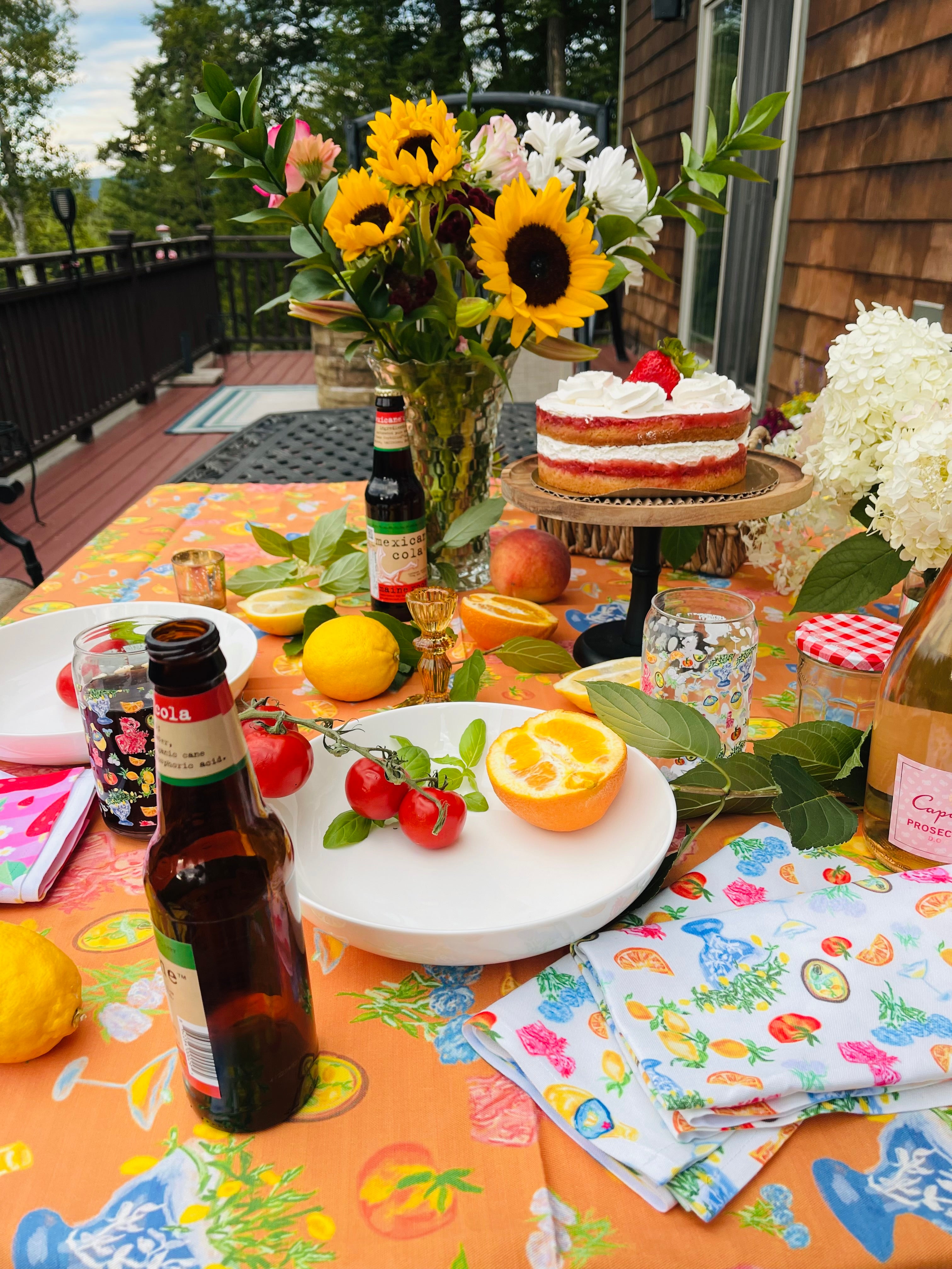 Italian Summer | Orange Square Tablecloth 🍋