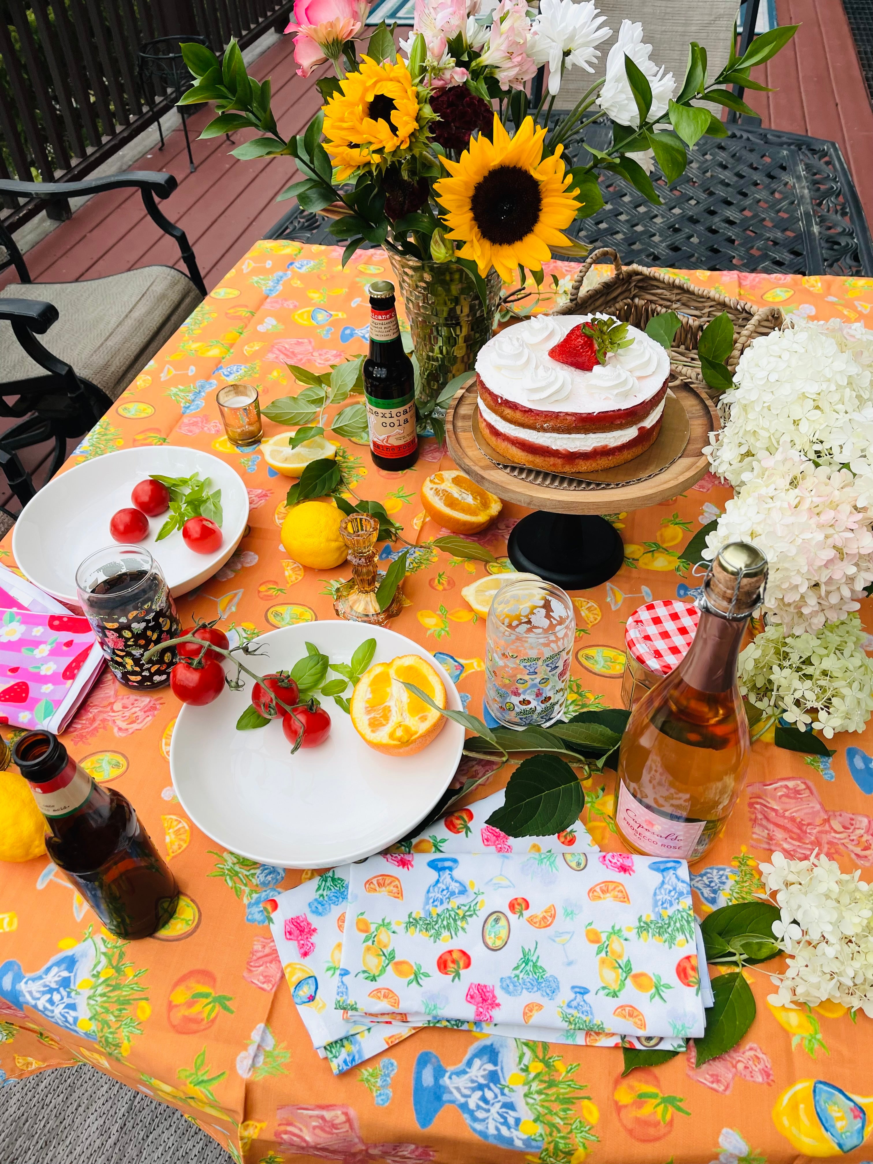Italian Summer | Orange Square Tablecloth 🍋