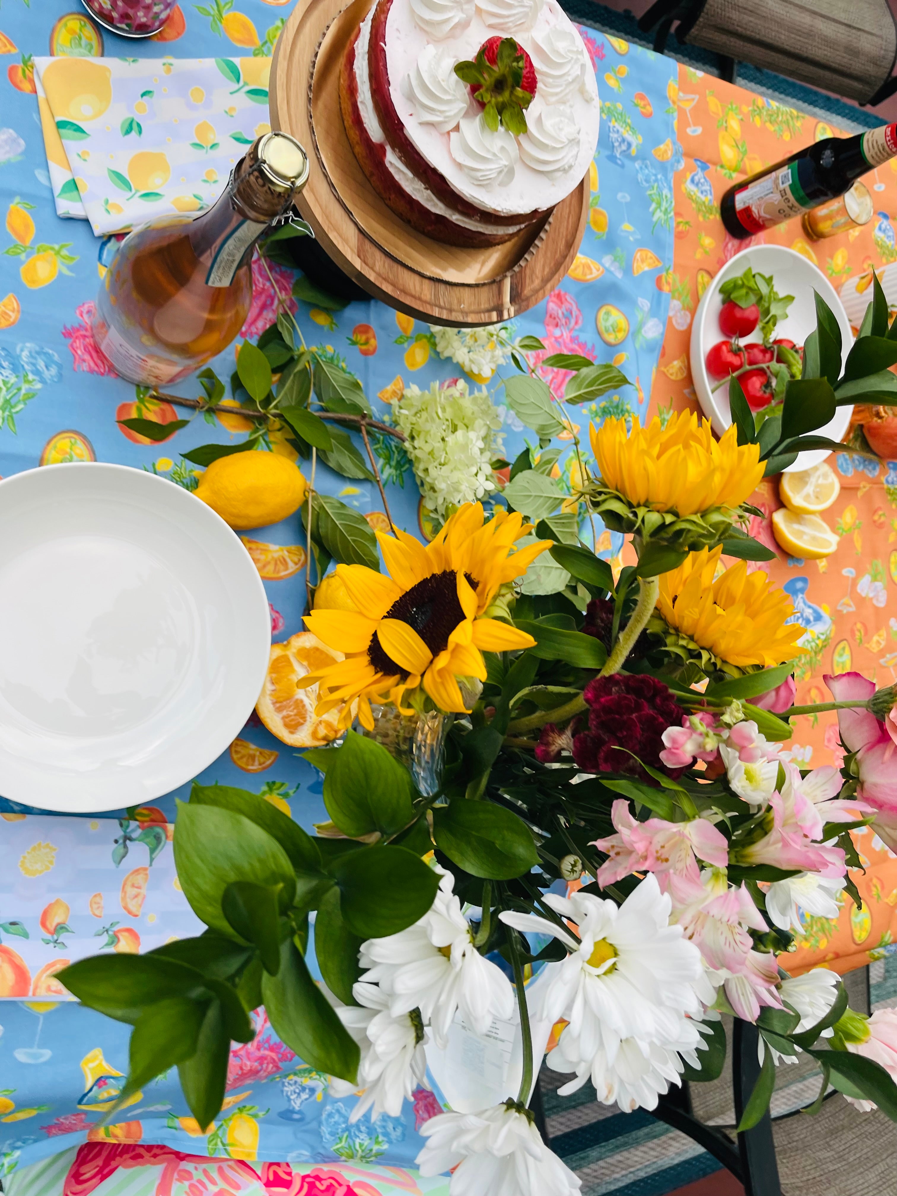 Italian Summer | Blue Square Tablecloth 🍋
