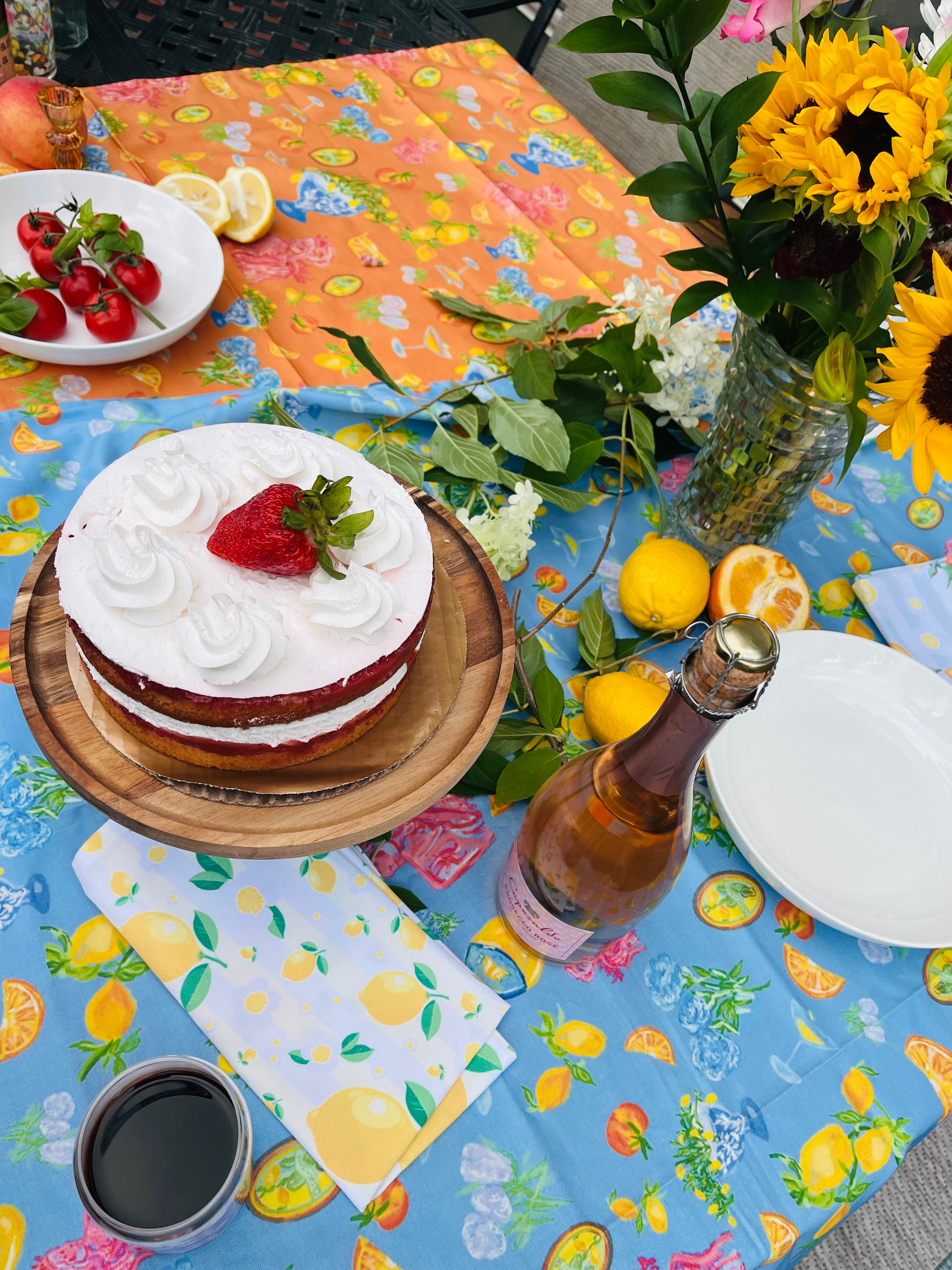 Italian Summer | Blue Square Tablecloth 🍋