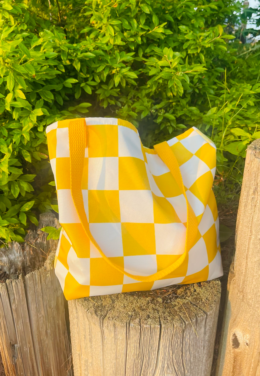 Trendy Retro Yellow Checkered Tote Bag 🌼